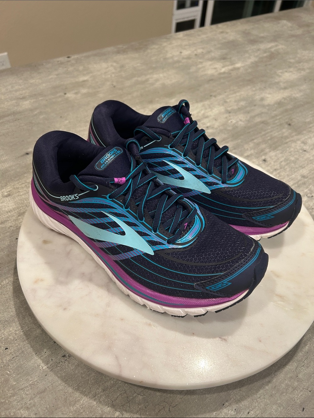 Brooks Glycerin 15 Women’s running shoes Size 9 Wide D